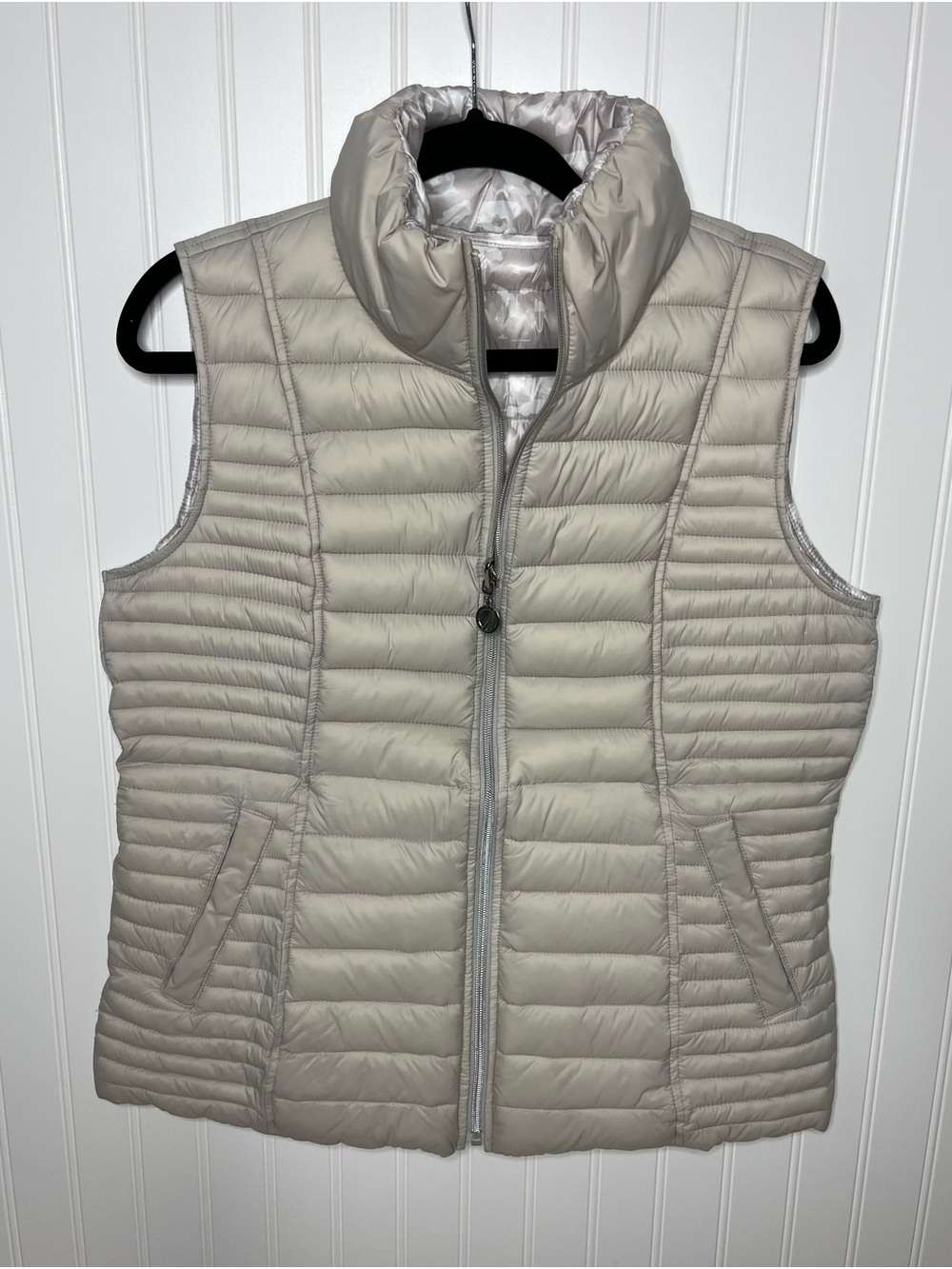 Nautica Reversible Quilted Packable Puffer Vest Taupe Size L with Bag NWOT